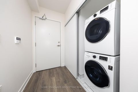 Photo 4 at 3406 - 99 Broadway Avenue S, Mount Pleasant West, Toronto