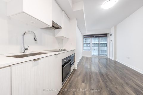 Photo 8 at 3406 - 99 Broadway Avenue S, Mount Pleasant West, Toronto