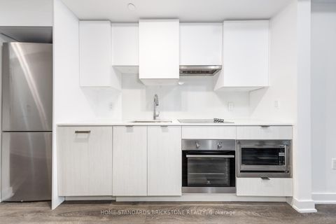 Photo 9 at 3406 - 99 Broadway Avenue S, Mount Pleasant West, Toronto
