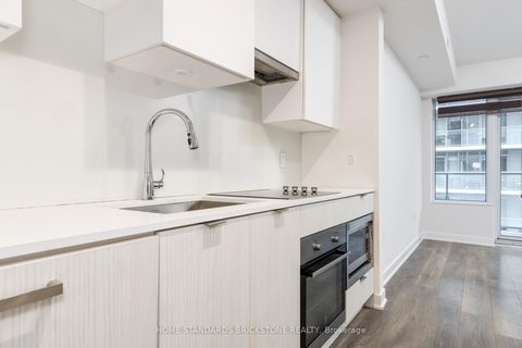 Photo 10 at 3406 - 99 Broadway Avenue S, Mount Pleasant West, Toronto