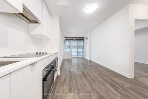 Photo 12 at 3406 - 99 Broadway Avenue S, Mount Pleasant West, Toronto