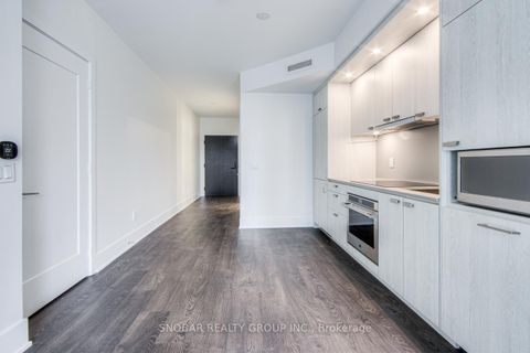 Photo 11 at 814 - 470 Front Street W, Waterfront Communities C1, Toronto