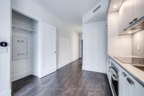 Photo 13 at 814 - 470 Front Street W, Waterfront Communities C1, Toronto