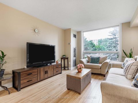 Photo 3 at 203 - 326 Major Mackenzie Drive E, Crosby, Richmond Hill