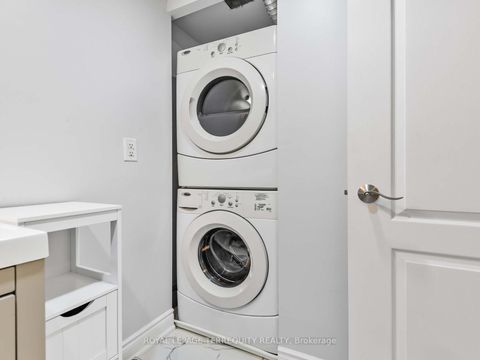 Photo 17 at 203 - 326 Major Mackenzie Drive E, Crosby, Richmond Hill