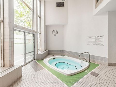 Photo 22 at 203 - 326 Major Mackenzie Drive E, Crosby, Richmond Hill