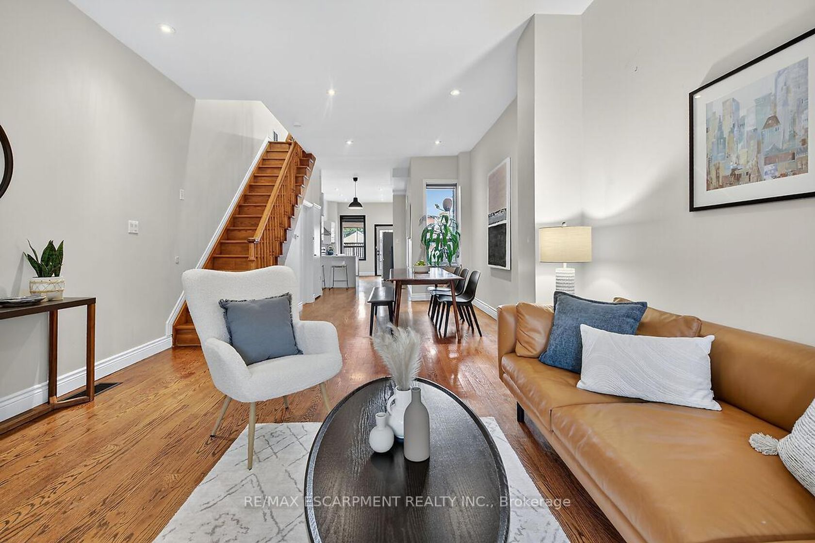 690 Dufferin Street, Little Portugal, Toronto 