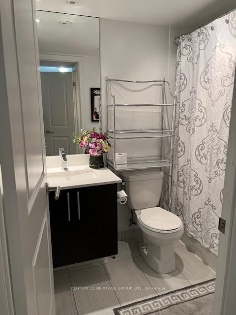Photo 3 at 1015 - 400 Adelaide Street E, Moss Park, Toronto
