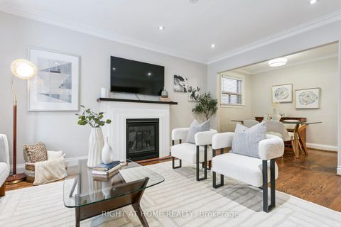 Photo 1 at 3 Roseneath Gardens, Oakwood Village, Toronto