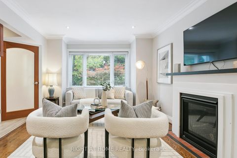 Photo 3 at 3 Roseneath Gardens, Oakwood Village, Toronto