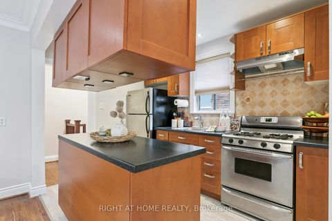 Photo 12 at 3 Roseneath Gardens, Oakwood Village, Toronto