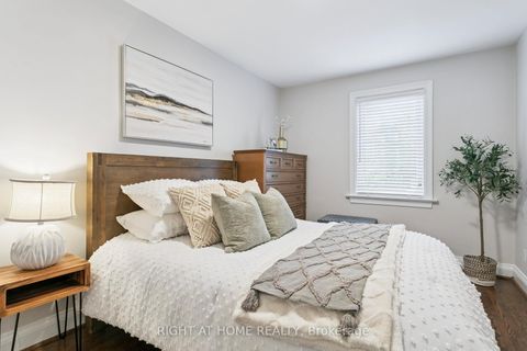 Photo 14 at 3 Roseneath Gardens, Oakwood Village, Toronto