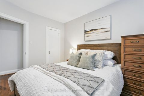 Photo 15 at 3 Roseneath Gardens, Oakwood Village, Toronto