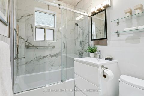 Photo 16 at 3 Roseneath Gardens, Oakwood Village, Toronto