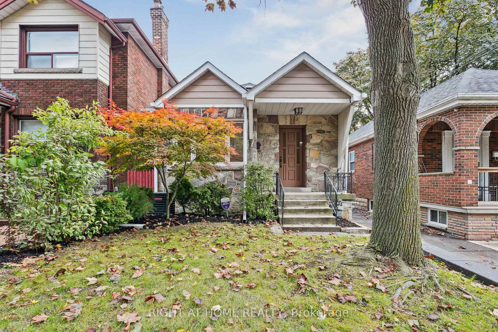 3 Roseneath Gardens, Oakwood Village, Toronto 