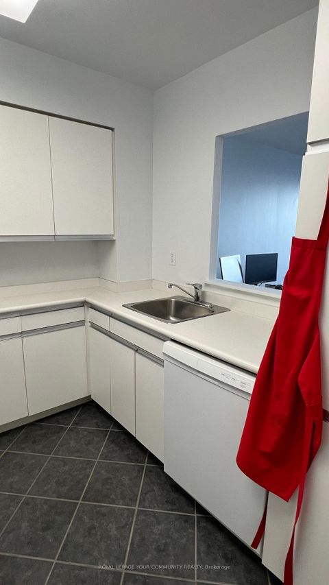 Photo 4 at 714 - 11 Thorncliffe Pk Drive, Thorncliffe Park, Toronto