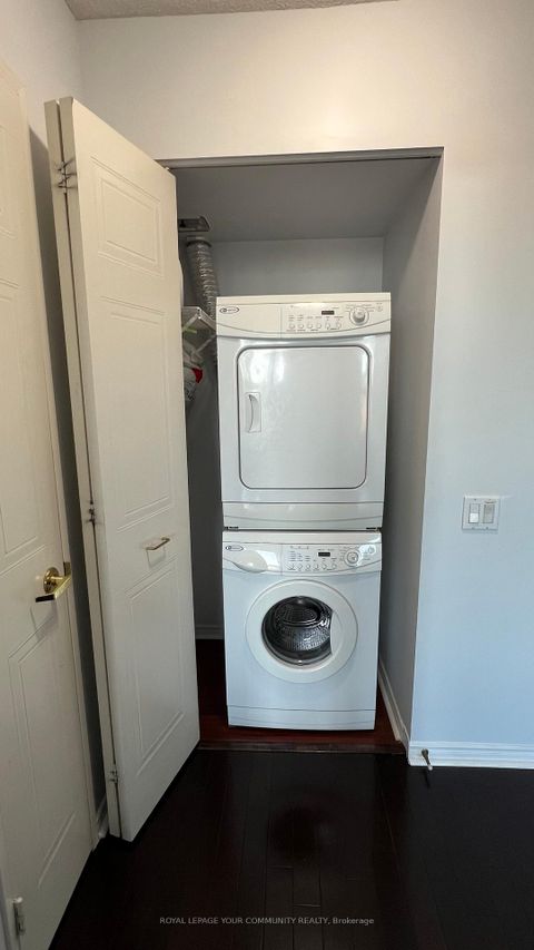 Photo 10 at 714 - 11 Thorncliffe Pk Drive, Thorncliffe Park, Toronto