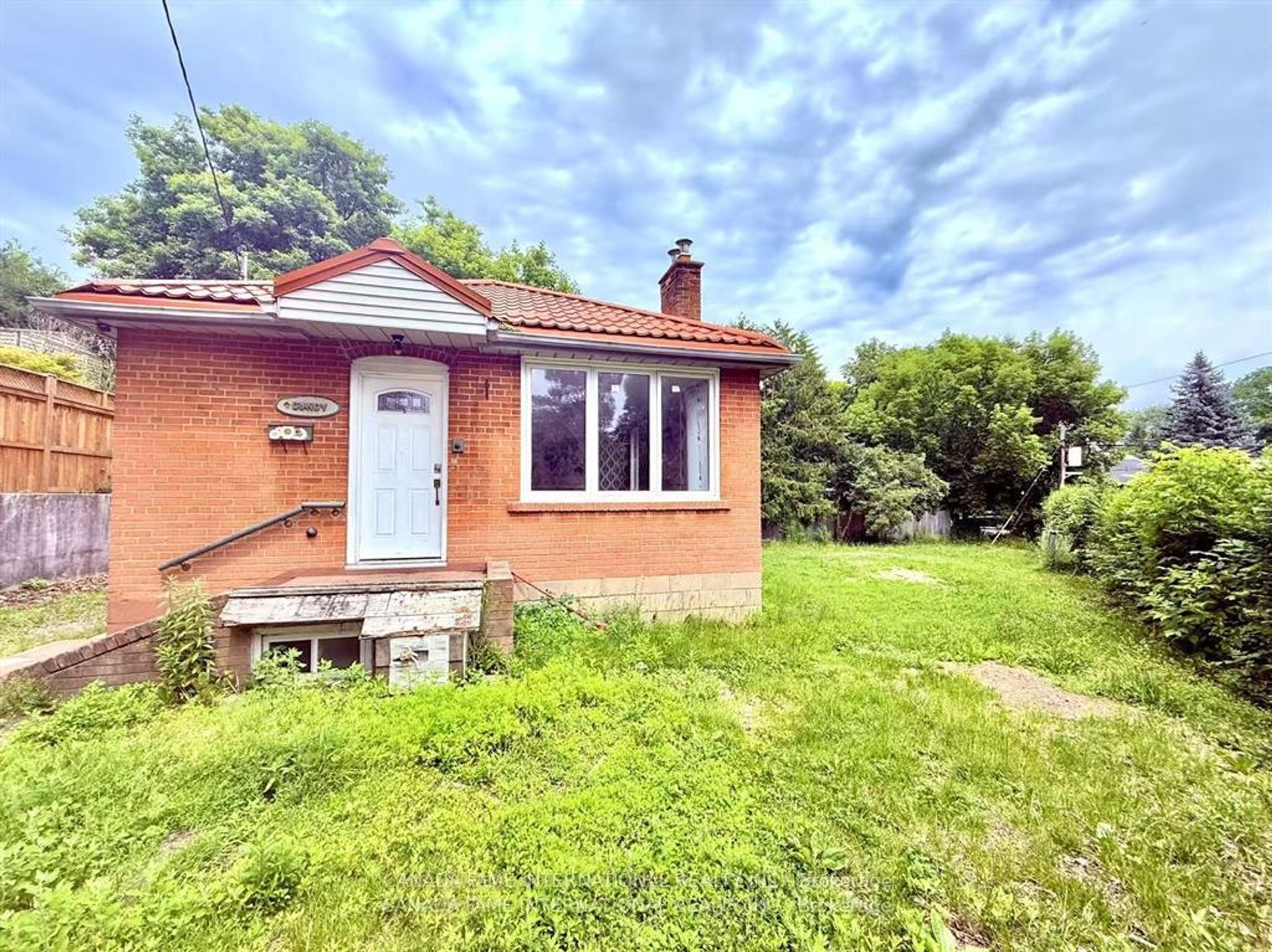 1 Lundy Avenue, Lambton Baby Point, Toronto 