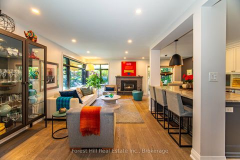Photo 5 at 28 Decarie Circle, West Deane, Toronto