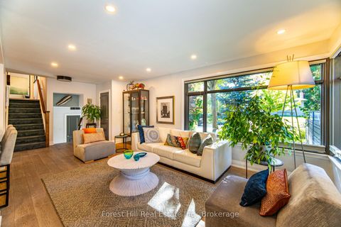 Photo 6 at 28 Decarie Circle, West Deane, Toronto