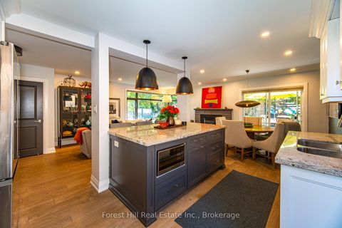Photo 8 at 28 Decarie Circle, West Deane, Toronto