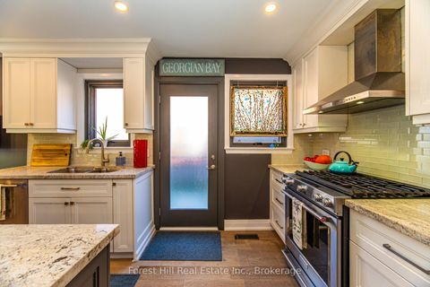 Photo 11 at 28 Decarie Circle, West Deane, Toronto