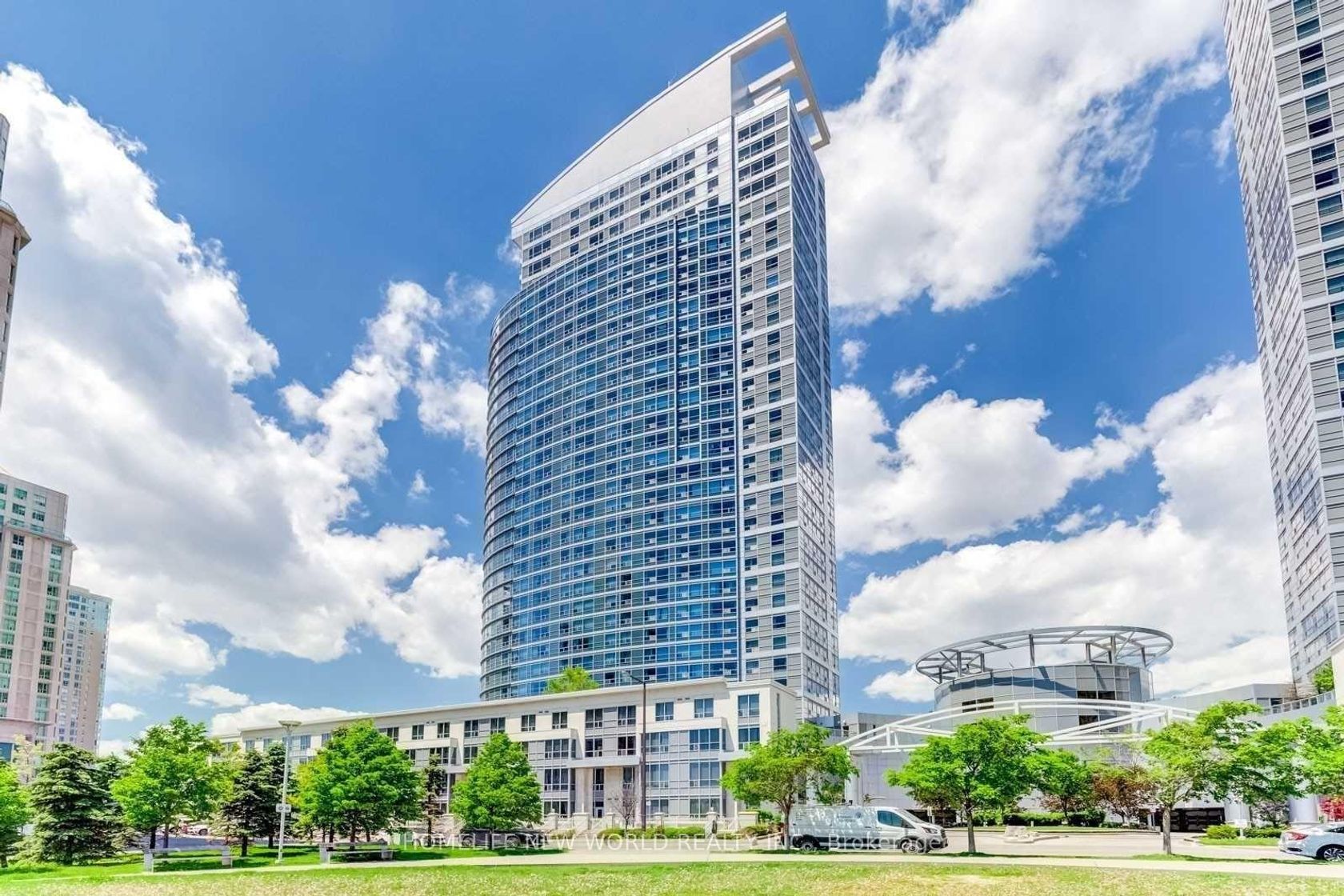 3210 - 36 Lee Centre Drive, Woburn, Toronto 