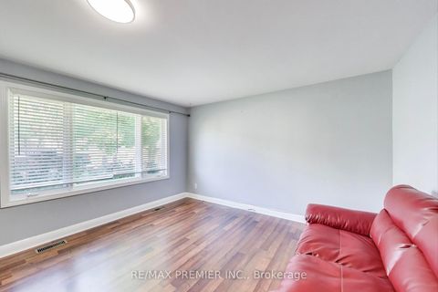 Photo 4 at 5 Golfdale Road, Sunnidale, Barrie
