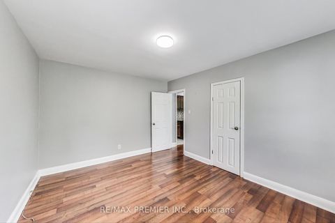 Photo 12 at 5 Golfdale Road, Sunnidale, Barrie