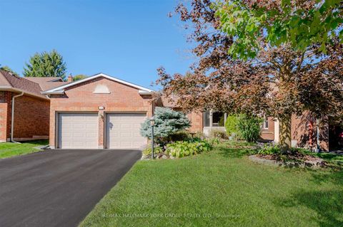 Photo 4 at 332 John Bowser Crescent, Glenway Estates, Newmarket