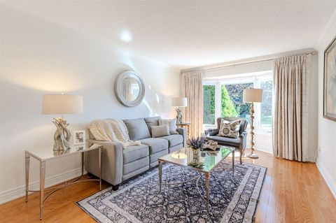 Photo 8 at 332 John Bowser Crescent, Glenway Estates, Newmarket