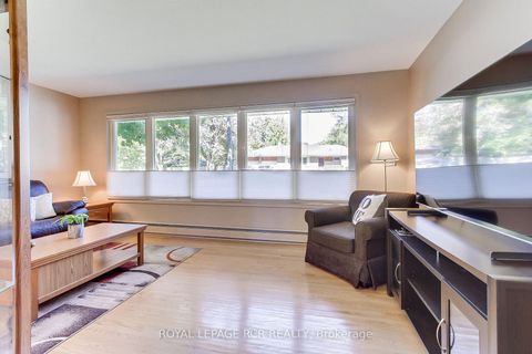 Photo 10 at 130 Park Avenue, Central Newmarket, Newmarket