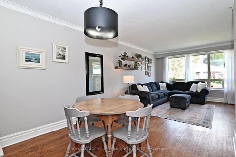 Photo 9 at 62 Haida Drive, Aurora Heights, Aurora