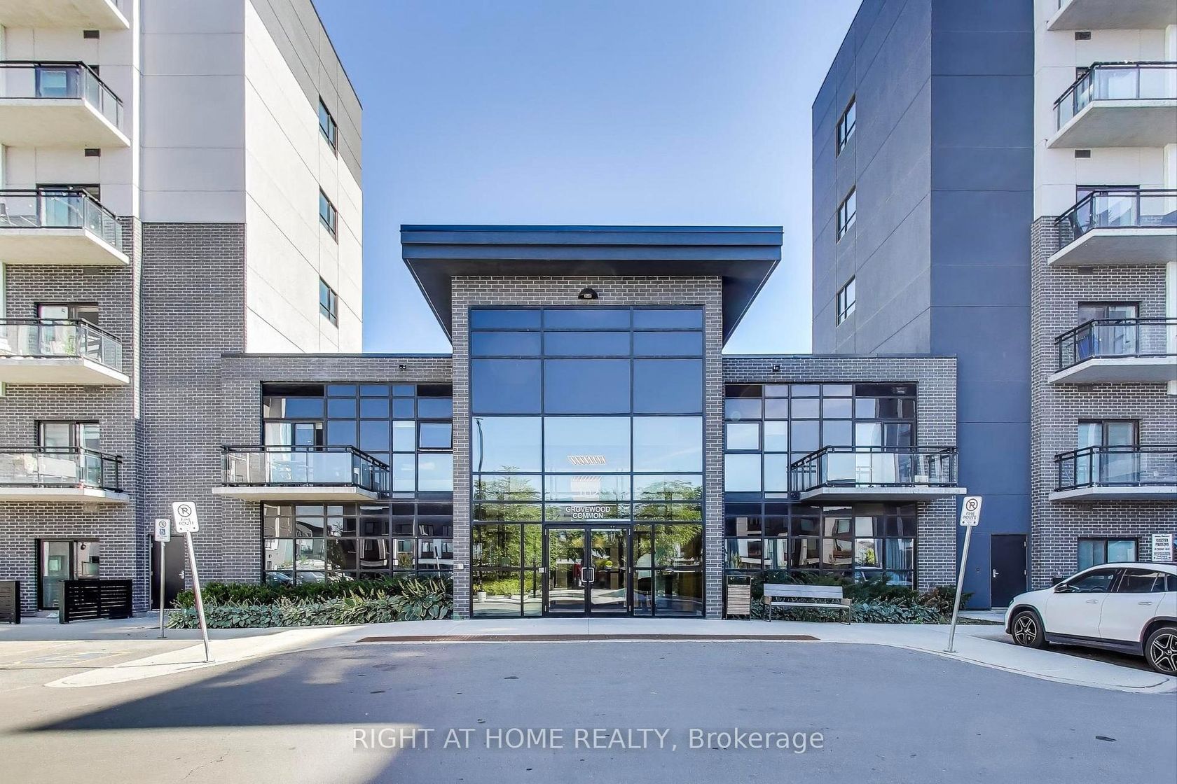 401 - 102 Grovewood Common Circle, GO Glenorchy, Oakville 