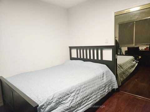 Photo 8 at 28 Eringate Drive, West Deane, Toronto