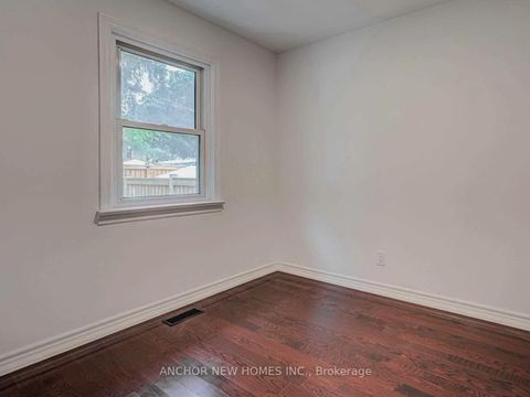 Photo 10 at 28 Eringate Drive, West Deane, Toronto