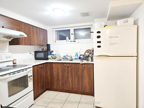 Photo 11 at 28 Eringate Drive, West Deane, Toronto