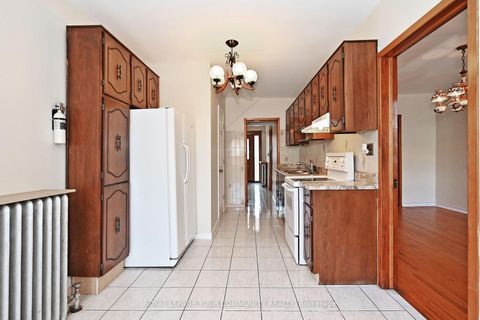 Photo 13 at 284 Wolverleigh Boulevard, Danforth, Toronto