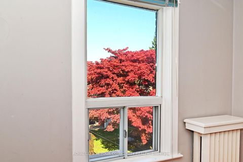 Photo 33 at 284 Wolverleigh Boulevard, Danforth, Toronto
