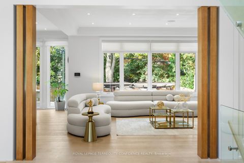 Photo 1 at 190 Hounslow Avenue, Willowdale West, Toronto