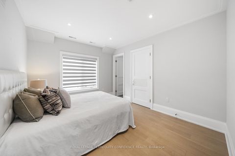 Photo 38 at 190 Hounslow Avenue, Willowdale West, Toronto