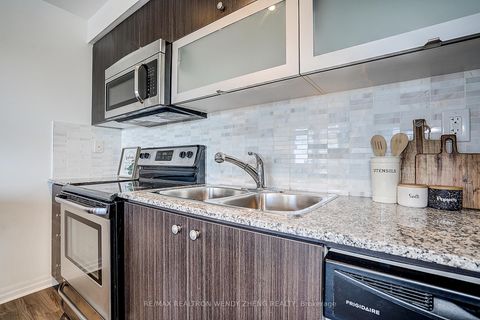 Photo 10 at 810 - 2015 Sheppard Avenue E, Henry Farm, Toronto