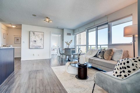 Photo 11 at 810 - 2015 Sheppard Avenue E, Henry Farm, Toronto