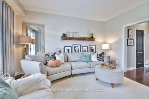 Photo 8 at 63 The Queensway, Shore, Barrie