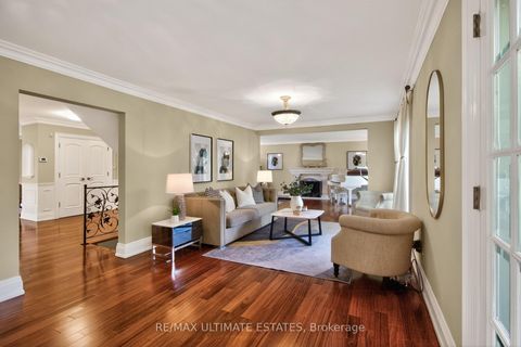 Photo 7 at 32 Mossgrove Trail, Windfields, Toronto