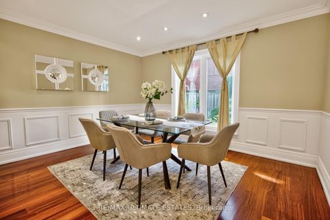 Photo 10 at 32 Mossgrove Trail, Windfields, Toronto