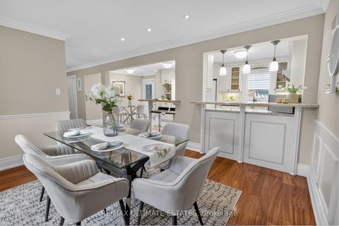 Photo 11 at 32 Mossgrove Trail, Windfields, Toronto