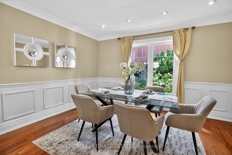 Photo 12 at 32 Mossgrove Trail, Windfields, Toronto