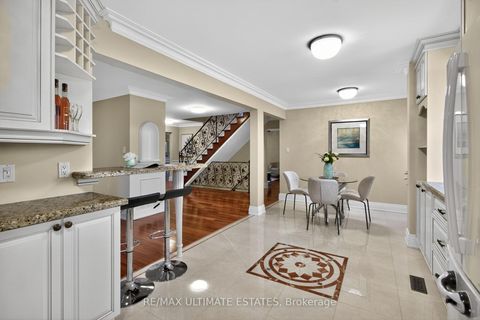 Photo 13 at 32 Mossgrove Trail, Windfields, Toronto