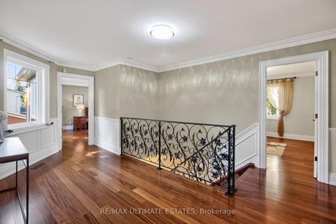 Photo 16 at 32 Mossgrove Trail, Windfields, Toronto
